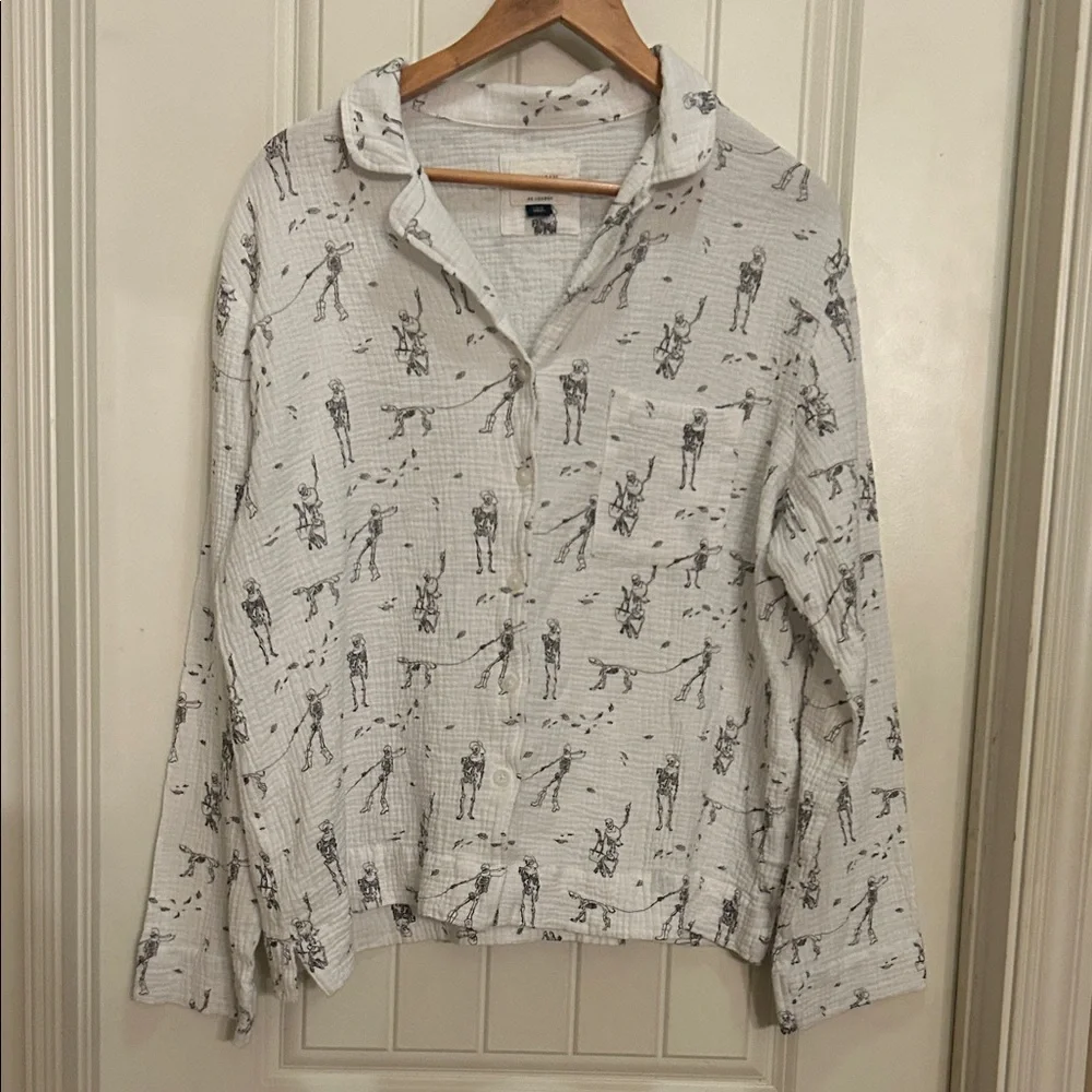 American Eagle L Skelton White Shirt with Black gauze cotton pj top
